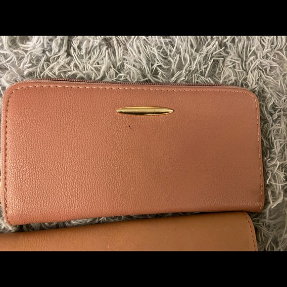 NWT-Wallets - Picture 3 of 6